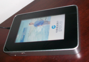 廠家熱銷(xiāo)創(chuàng)業(yè)興鼎7寸小巧于數(shù)碼相框型廣告機(jī)_傳媒、廣電_世界工廠網(wǎng)中國(guó)產(chǎn)品信息庫(kù)